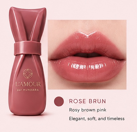 L’AMOUR par MUNDARA Rose Brun lip tint bottle beside glossy lips in rosy brown pink
